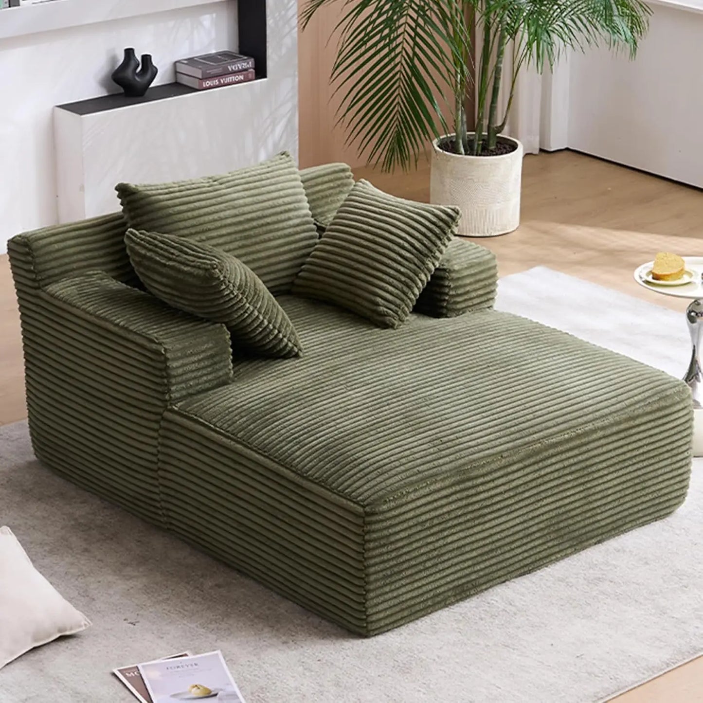 Chaise Lounge Chair With 3 Pillows