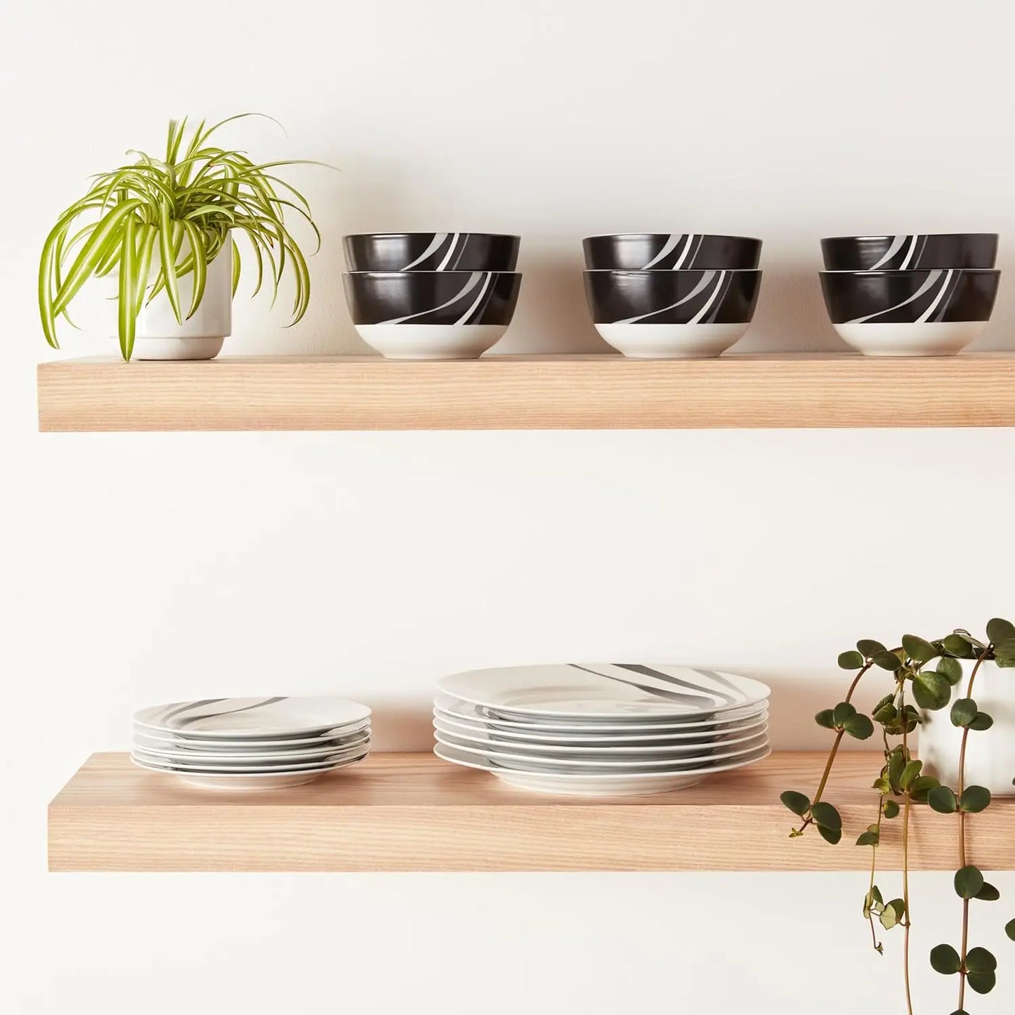 Elegant 18-Piece Dinnerware Set for 6